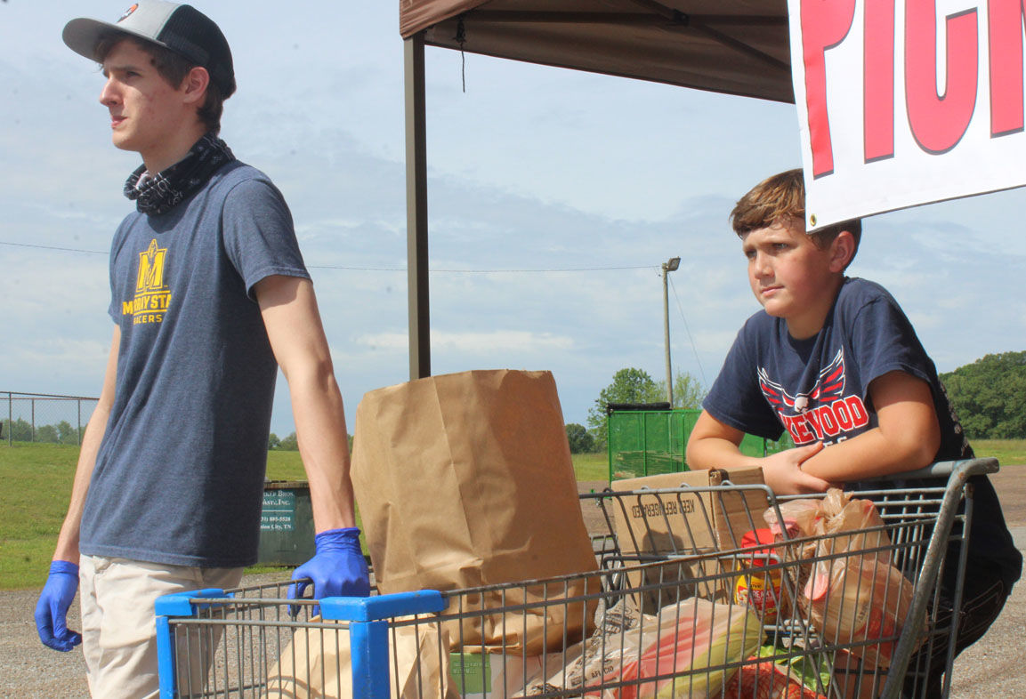 PARIS, TN: Giving to those in need